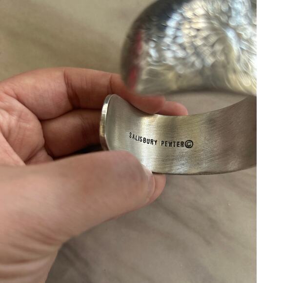 Salisbury Pewter Birth Month November Chrysanthemum Bangle Bracelet - Picture 7 of 10